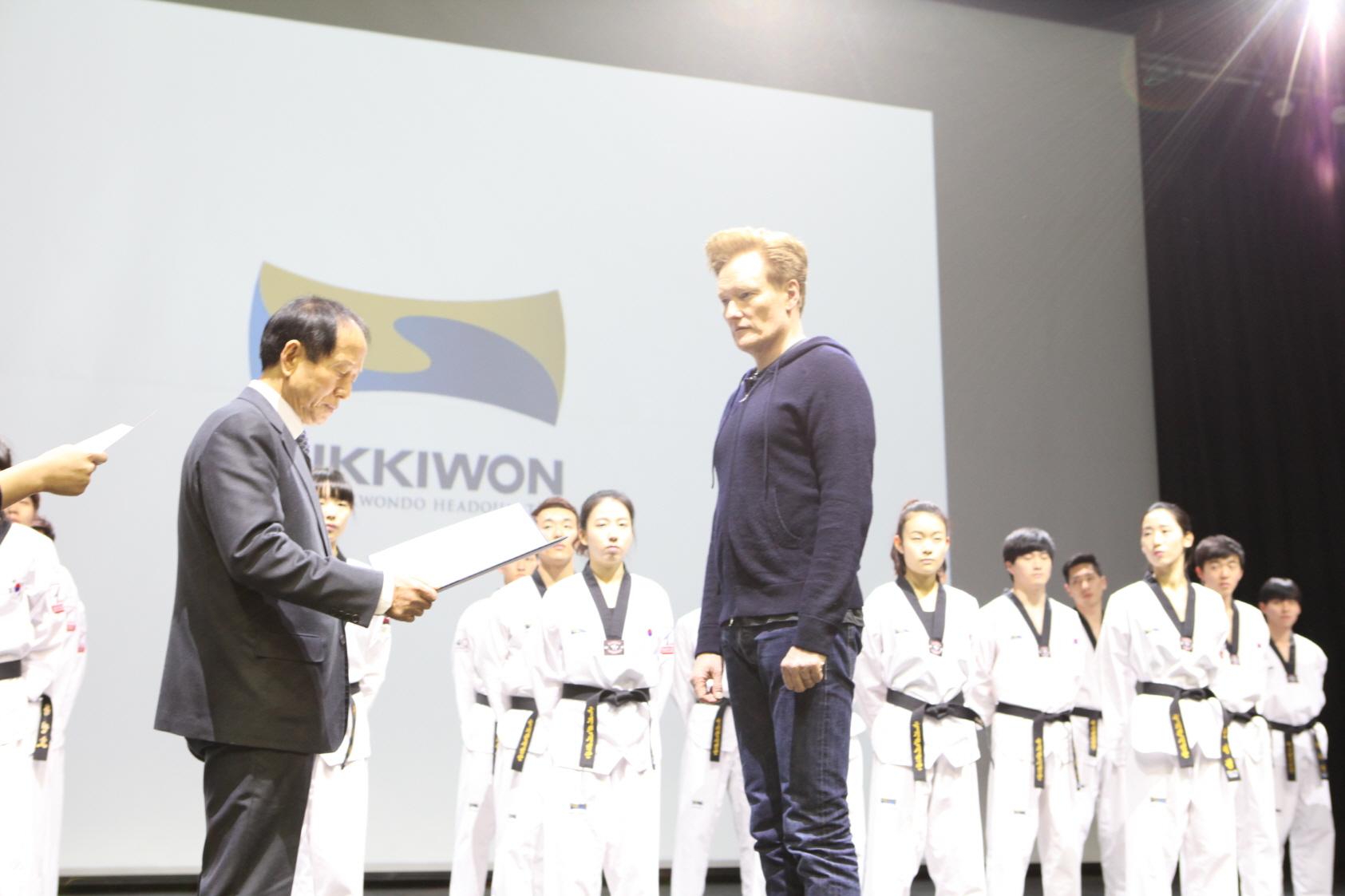 국기원원장 코난명예??수여(제공:국기원)